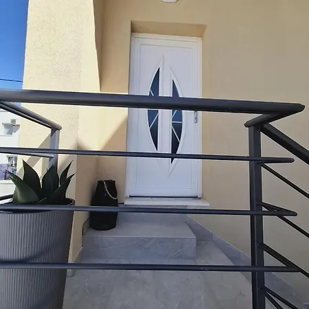 Гостьовий будинок Oliva With Heated Pool Каштела