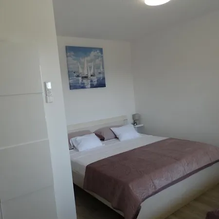 Guest house Oliva With Heated Pool Kastela