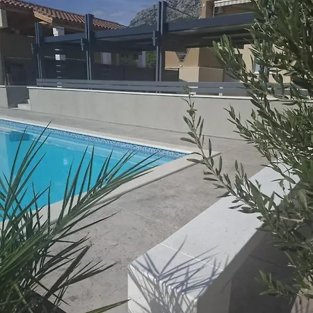 Guest house Oliva With Heated Pool 3*